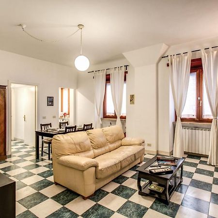 Popolo Accommodation - Lovely Central Apartment Рим Екстер'єр фото