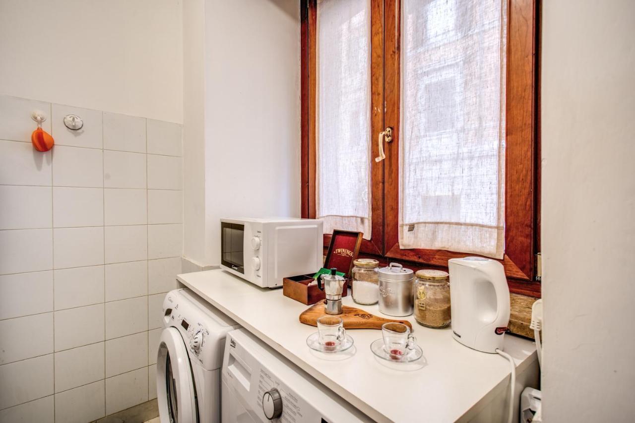 Popolo Accommodation - Lovely Central Apartment Рим Екстер'єр фото