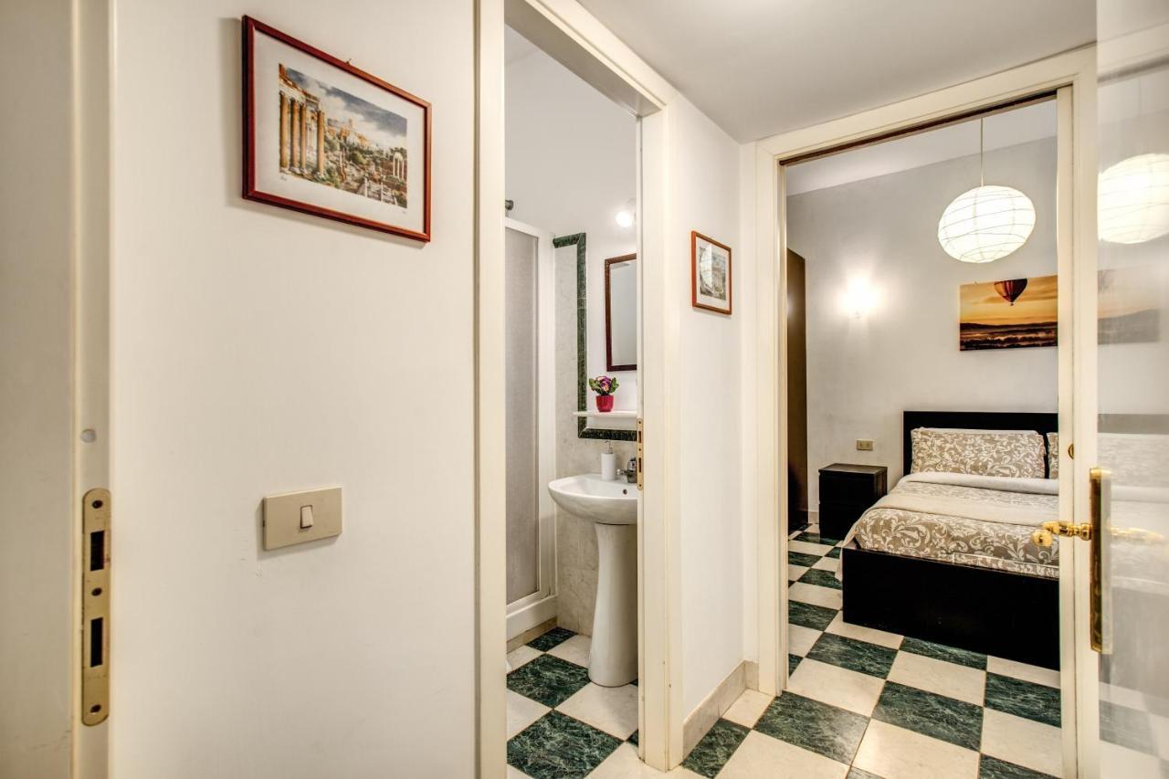 Popolo Accommodation - Lovely Central Apartment Рим Екстер'єр фото
