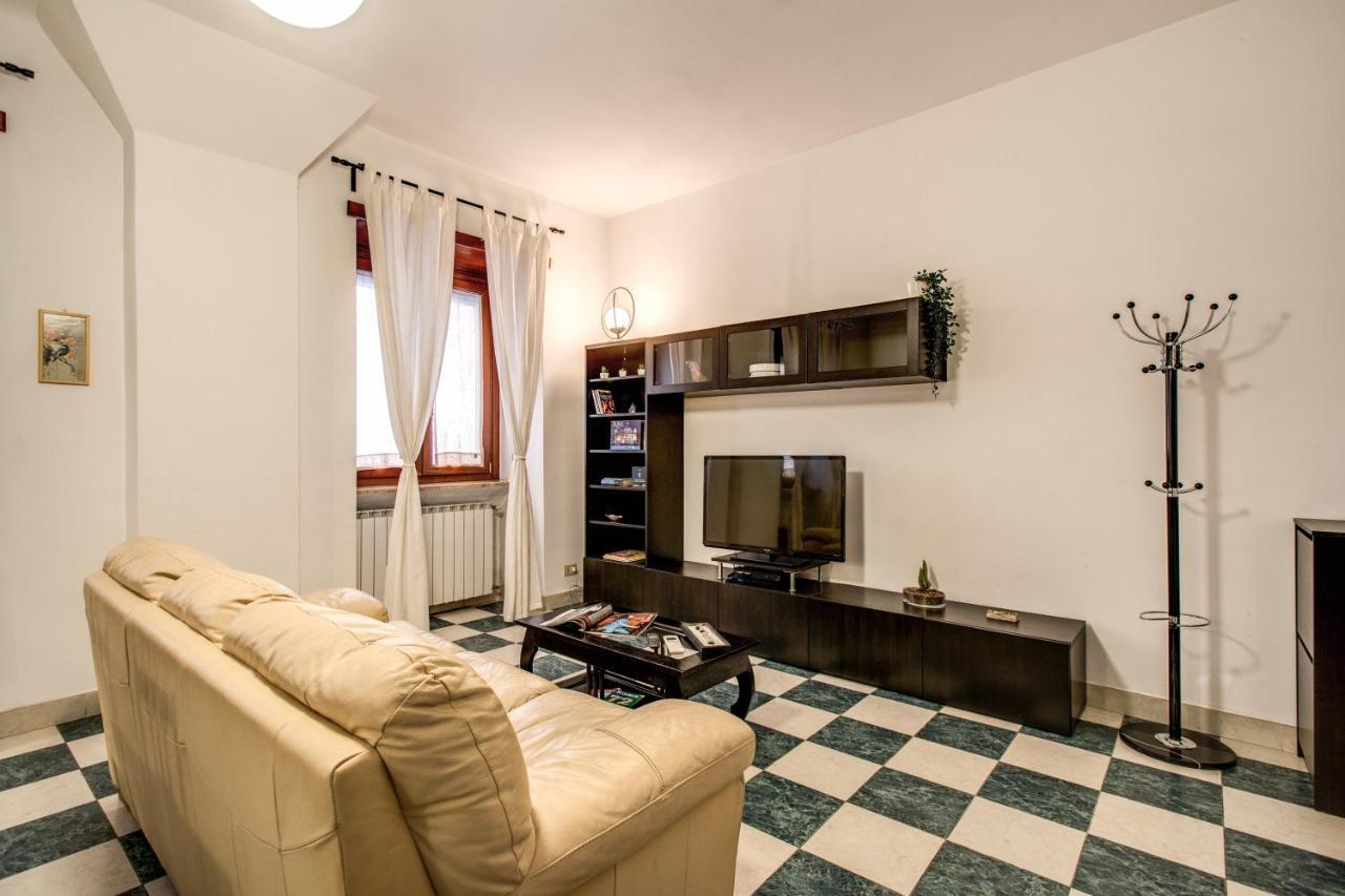 Popolo Accommodation - Lovely Central Apartment Рим Екстер'єр фото