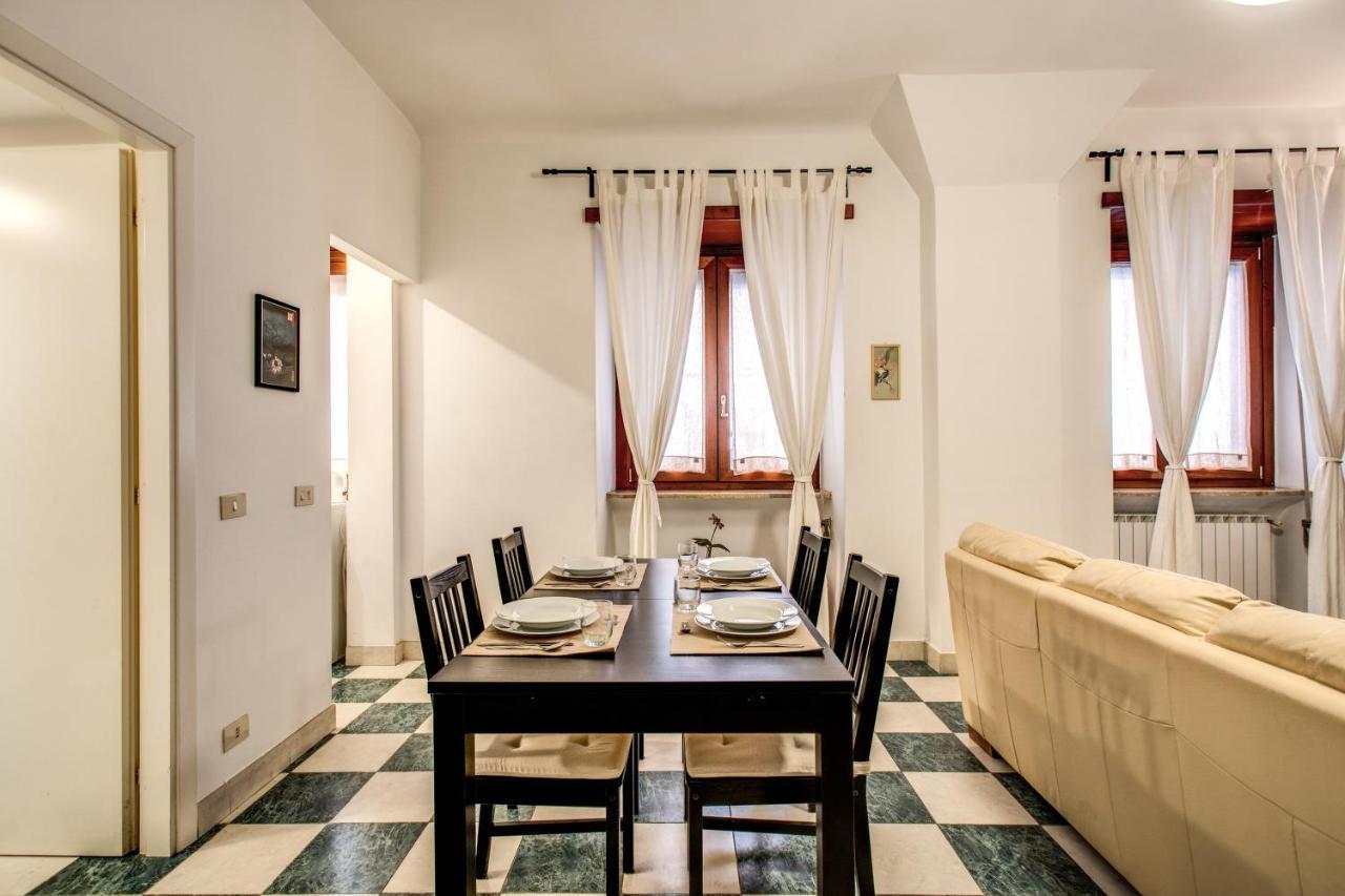 Popolo Accommodation - Lovely Central Apartment Рим Екстер'єр фото